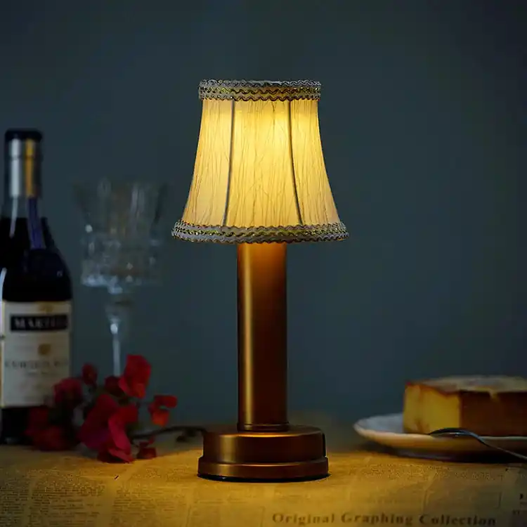 Lampe de table LuxeLoom