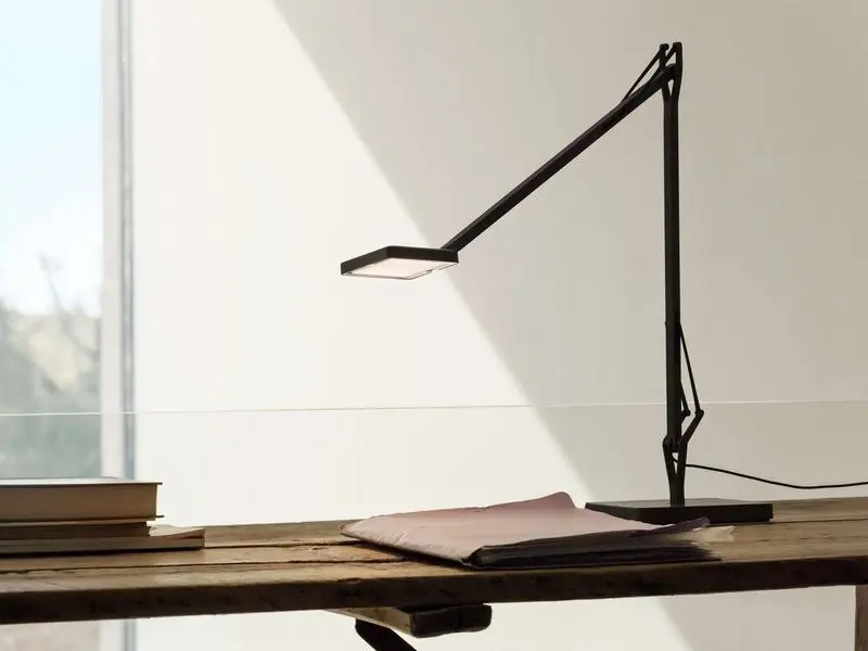 Lampe de Table Flexo modèle Kelvin Led Edge par Flos