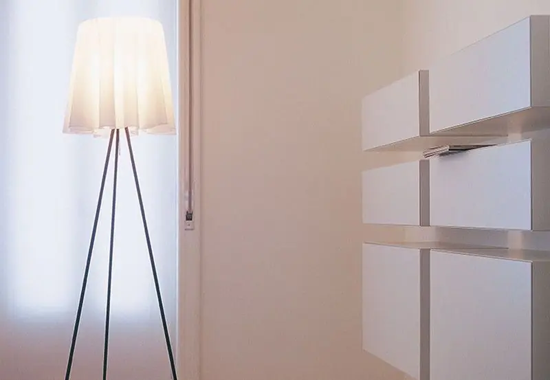 Lampadaire Rosy Angelis blanc/gris par Flos