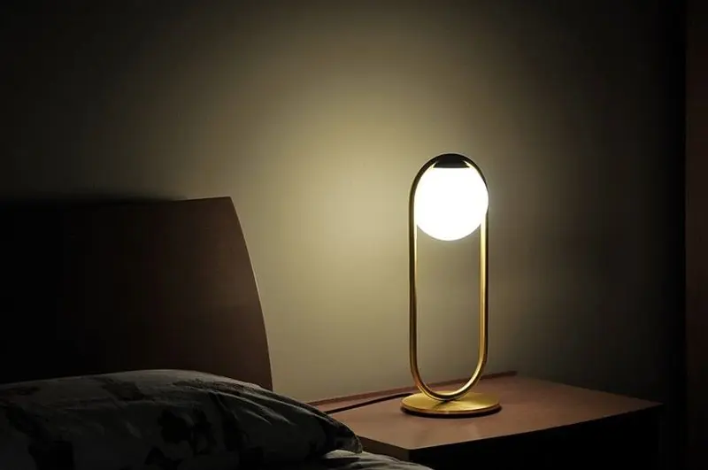 Lampe de table d‘intérieur C_Ball T Laiton B Lux