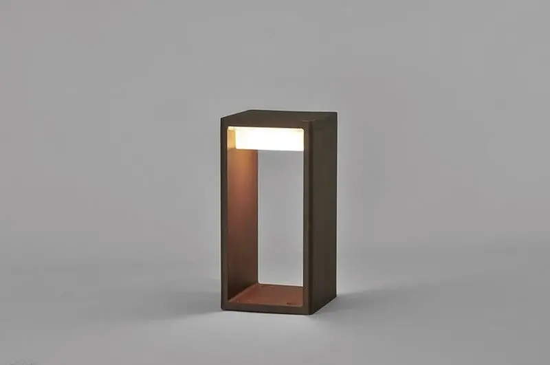 Lampe d‘extérieur modèle Beacon Frame Led finition Corten par B-Lux