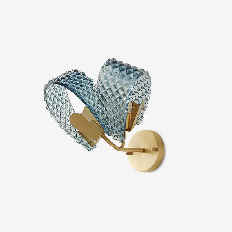 Aira Wandleuchte Blaue Rippenglas mit Messingarm, Chic und Glamour Stil