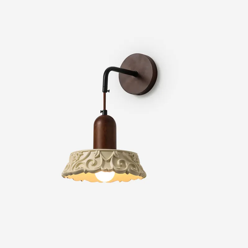 Virelli Wandleuchte mit Skulptiertem Harzschirm, Vintage Nussbaumarm