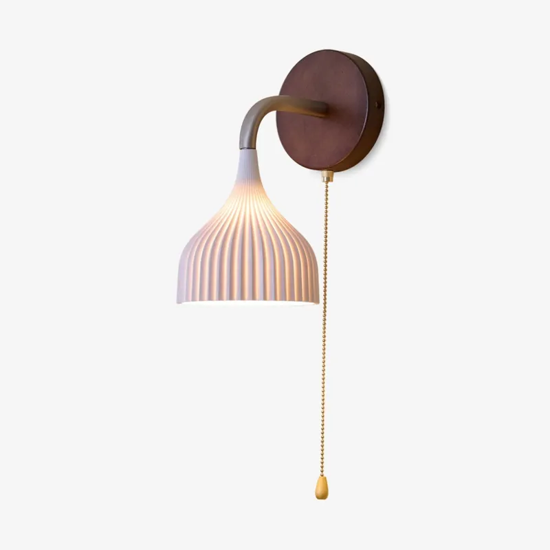 Cimararae Wandlampe aus Holz mit klassischer Eleganz