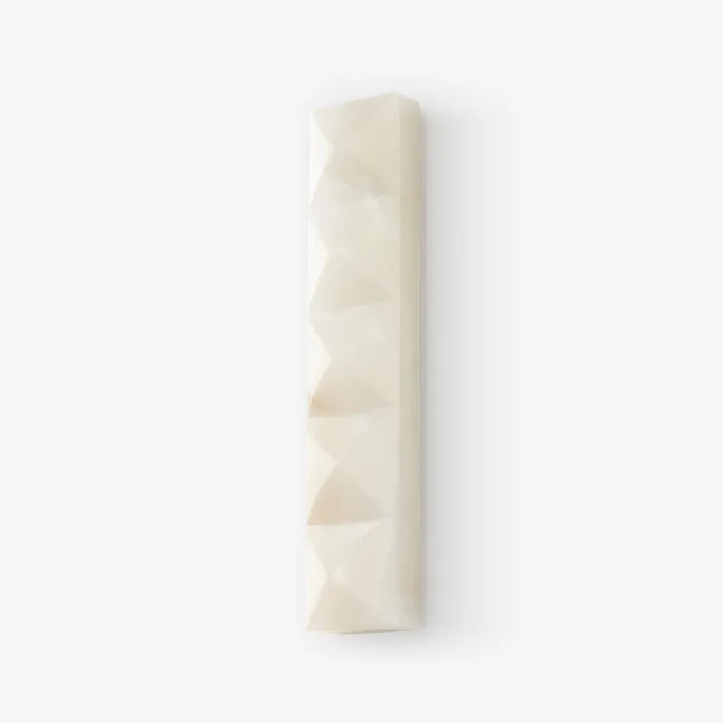 Dione Wandleuchte Geometrisch aus Alabaster