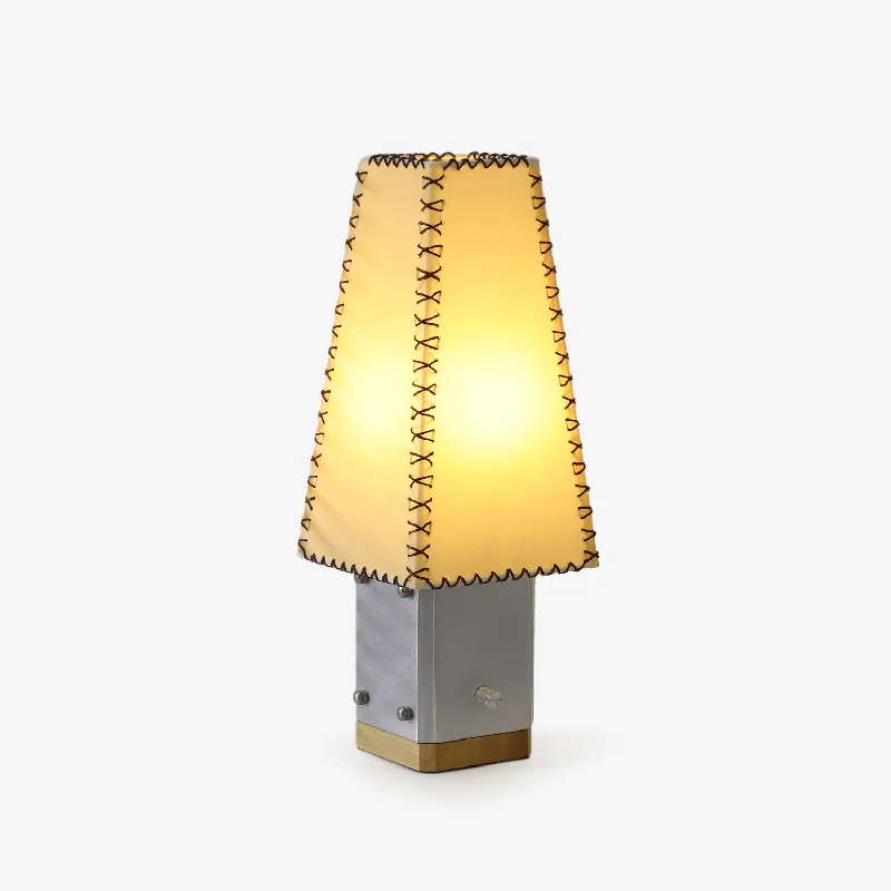 Estela Elegante moderne Tischlampe aus Holz