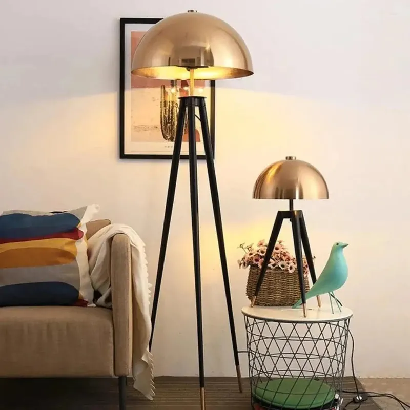 Streetlight | MORENO