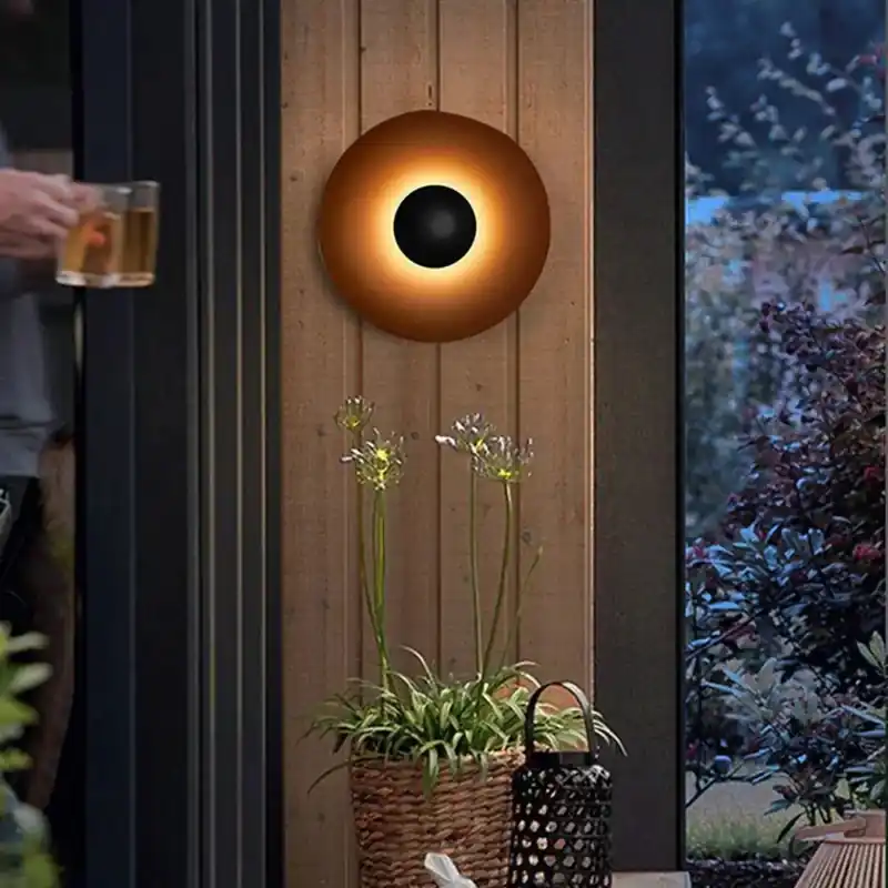 Wall-Mounted Fixture | CIRCU