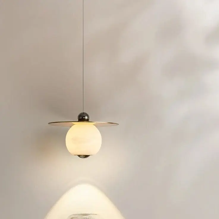 Suspension en marbre espagnol pour chambre chic