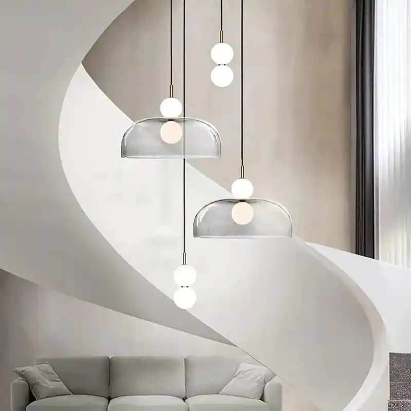 Suspension verre post-moderne pour couloir.