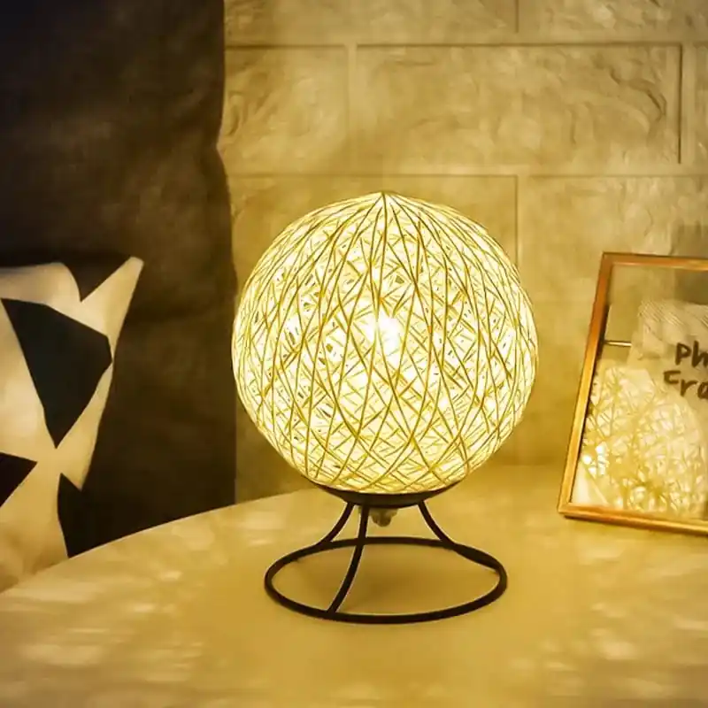 Veilleuse Lune LED en Bois et Rotin - Ambiance Chaleureuse