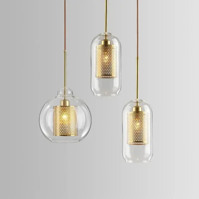 Suspension moderne nordique avec abat-jour en verre décoratif.