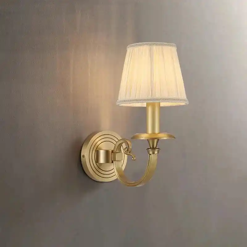 Applique murale en cuivre style américain pour illuminer votre escalier, couloir ou salon.