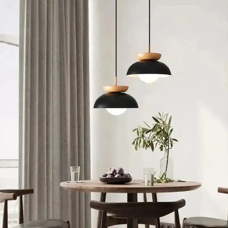 Suspension moderne en bois avec leds et abat-jour métal minimaliste