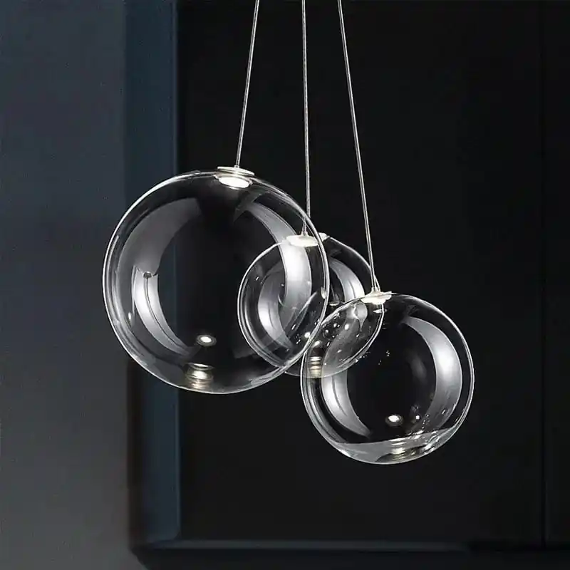 Suspension LED en boule de verre design chrome modern.