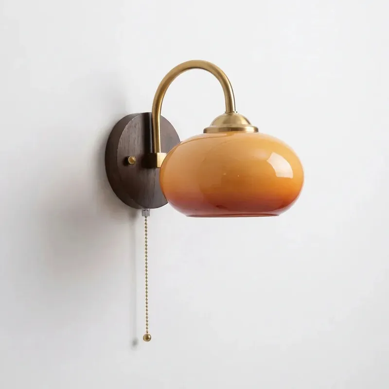 Applique murale moderne du milieu du siècle avec globe en verre et une lumière