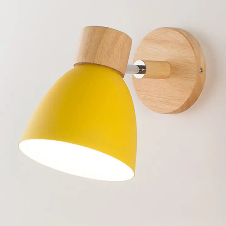 Applique murale minimaliste en bois avec LED en forme de cône
