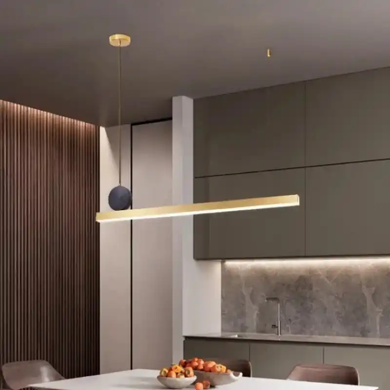 lustre en métal doré moderne pour décoration intérieure élégante