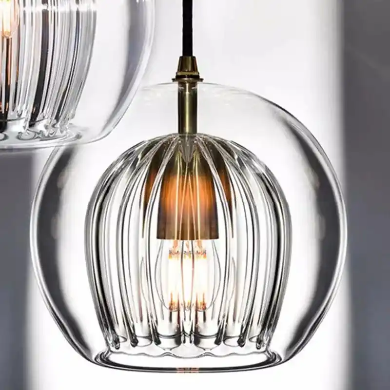 lustre moderne en verre pour un intérieur créatif