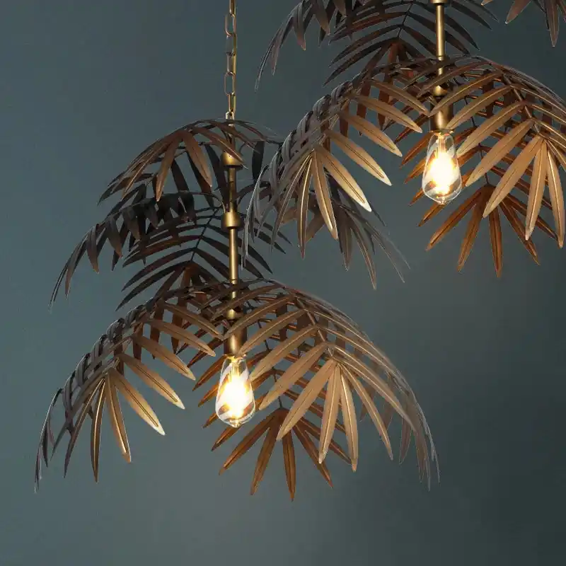 lustre boho en feuilles de cocotier pour décoration créative intérieure