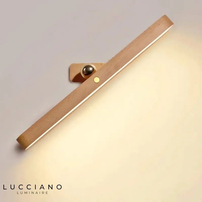 Swivelling Wooden Wall Lamp
