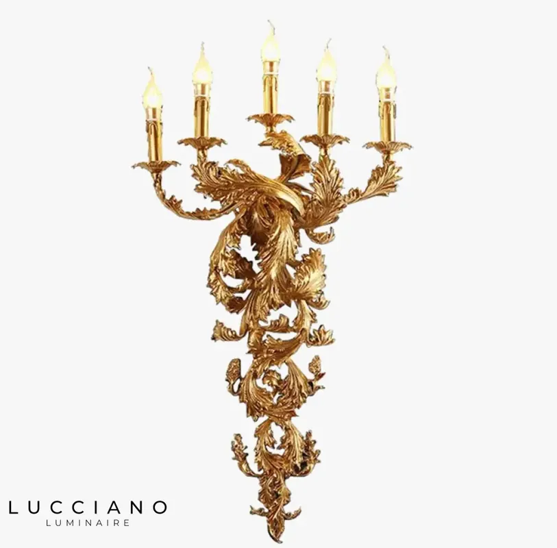 Vintage wall light, elegance and sophistication.