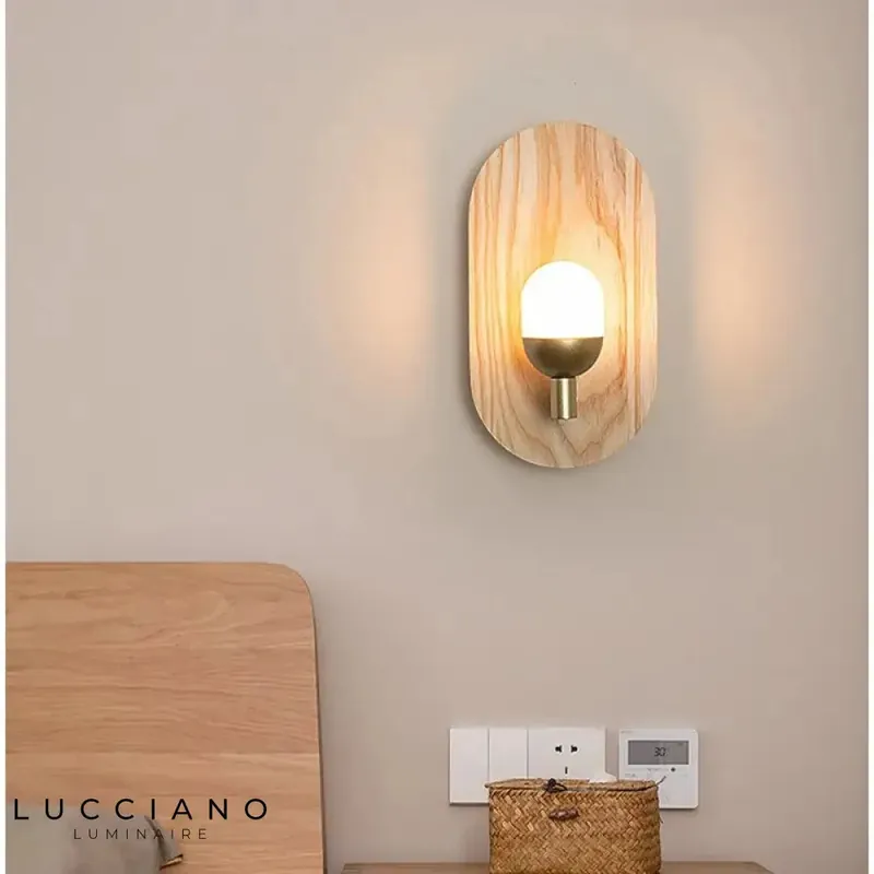 Wooden LED wall light: luminous Scandinavian elegance