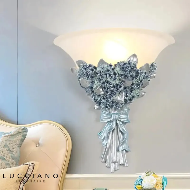 Sleek LED wall light, romantic design
