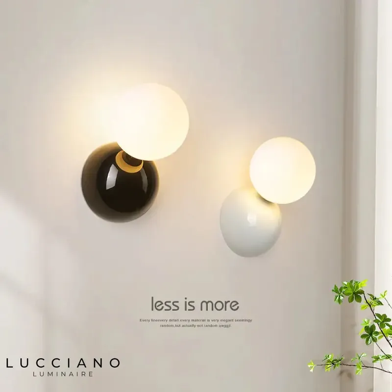 Creative luminous wall light elegant design