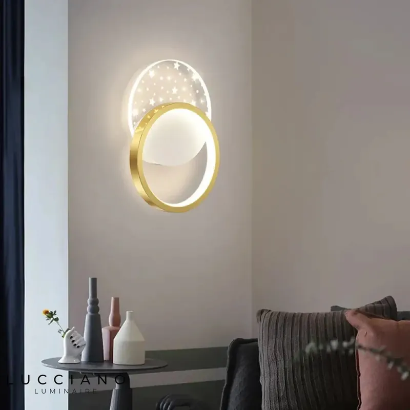 Star wall light with an elegant and contemporary design