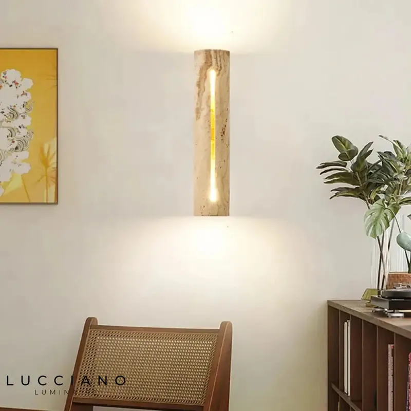 Art Deco wall light: natural and warm elegance.