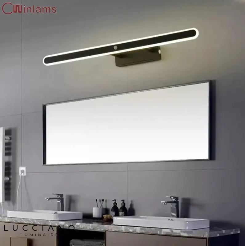 Smart wall light with light detection