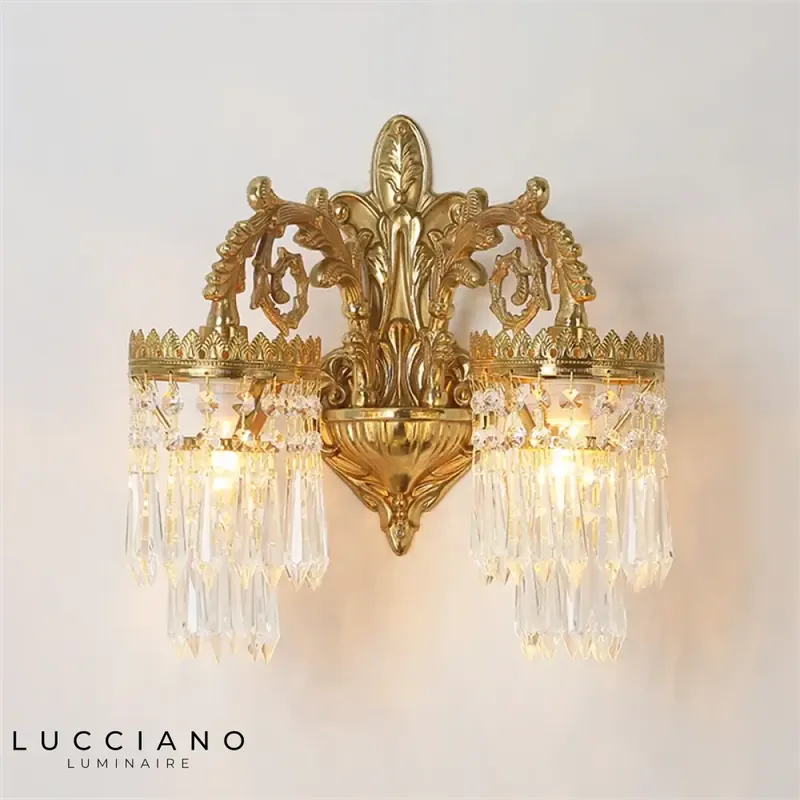 Copper wall light: contemporary design elegance