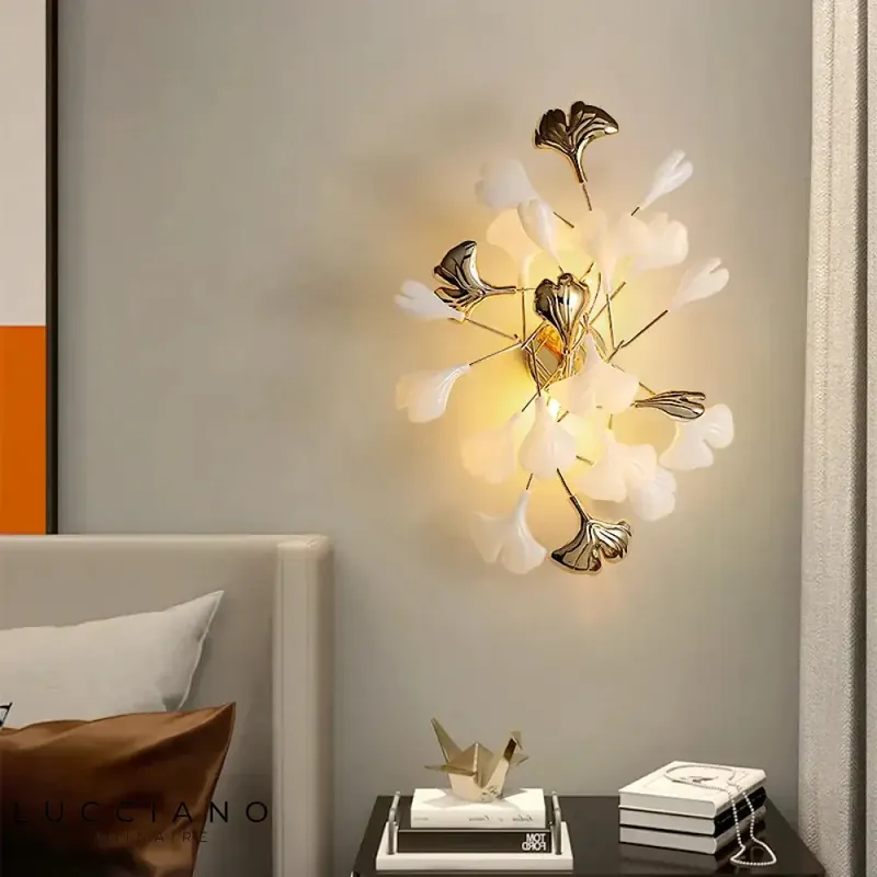 Creative metal minimalist design wall light