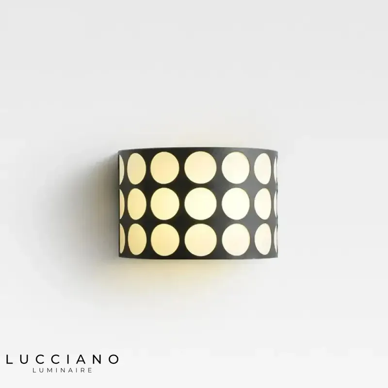 Vintage wall light: elegant modern design.