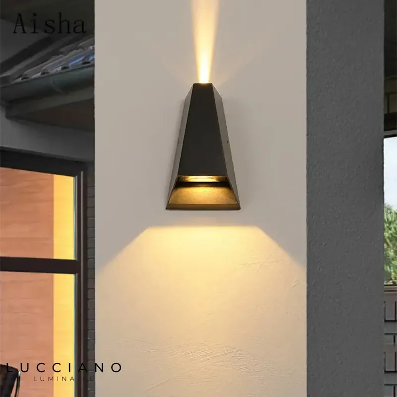 Designer outdoor aluminum garden wall light