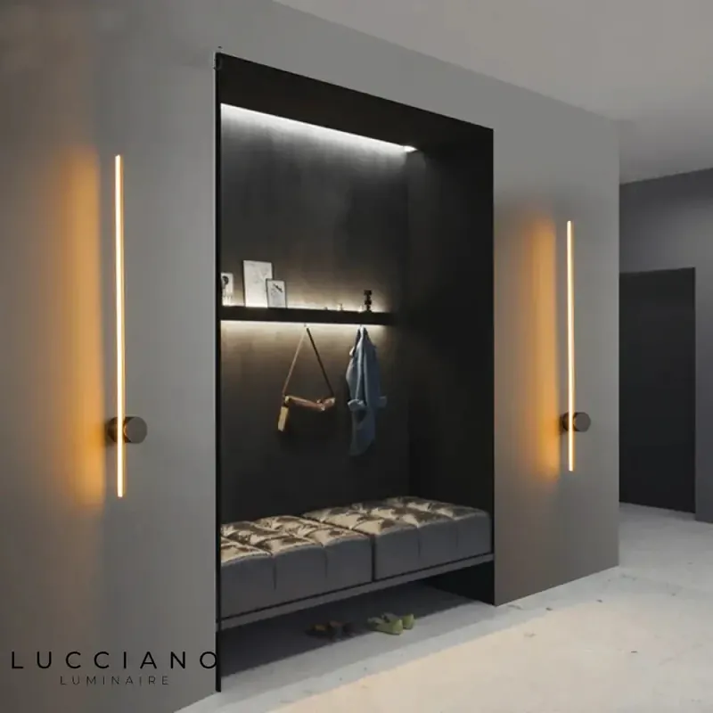 Stylish and modern LED wall light.