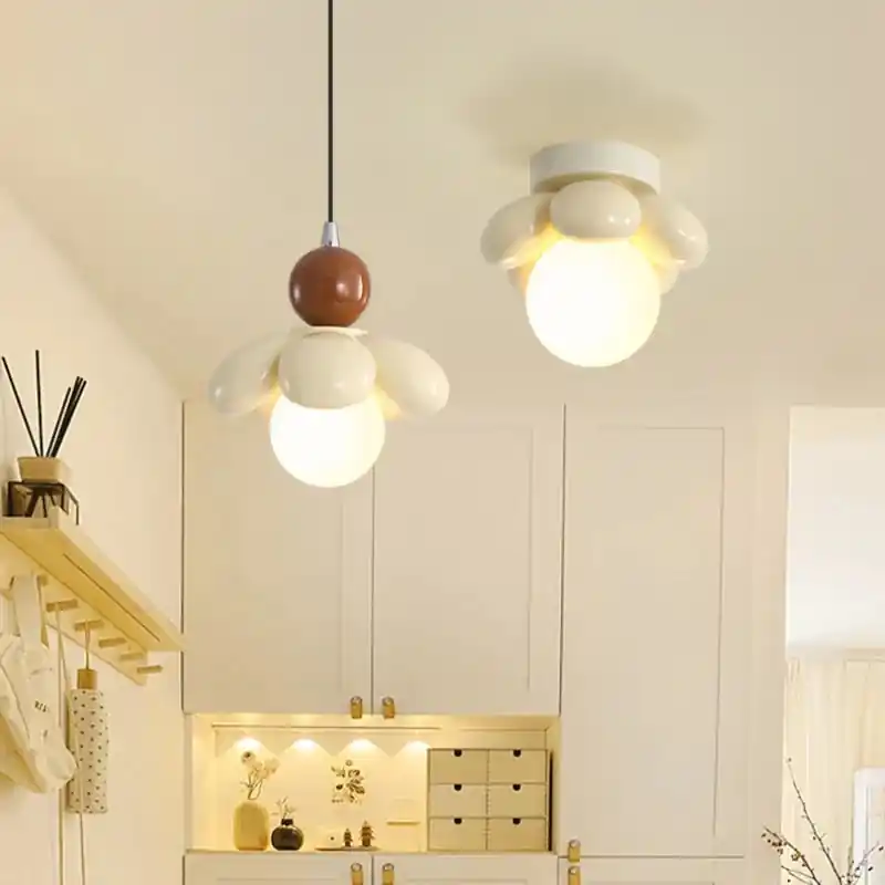 Modern flower-shaped pendant light for restaurants