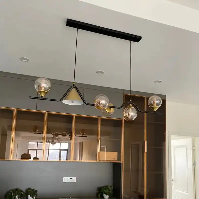 Modern Gleaming Indoor Chandelier Design