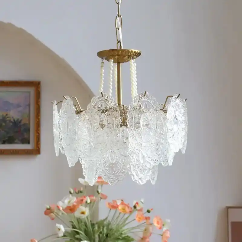 Bright modern chandelier for a refined ambiance