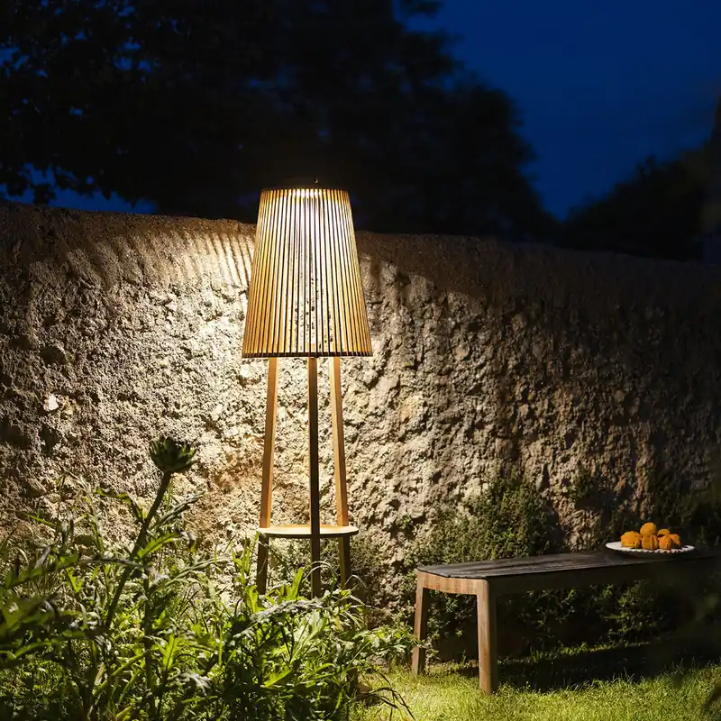 Lampadaire TECKA solaire et rechargeable