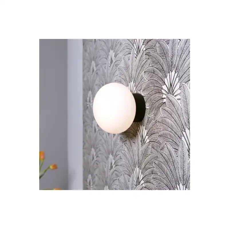 Applique en verre blanc opale QAMAR 230V ampoule G9 IP44
