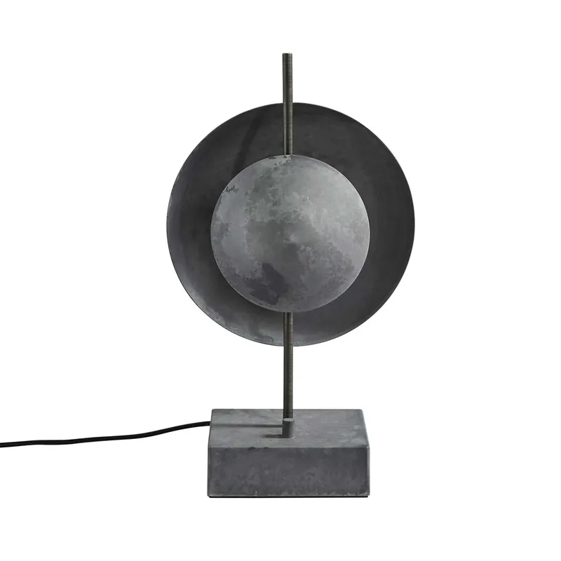 Dusk - Brutalistische Design-Metalltischlampe für Wohnzimmer