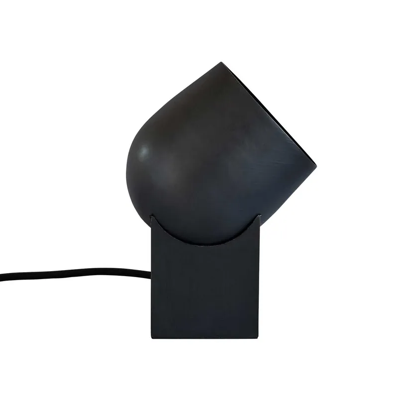 Pivot - Lámpara de mesa orientable diseño industrial en metal